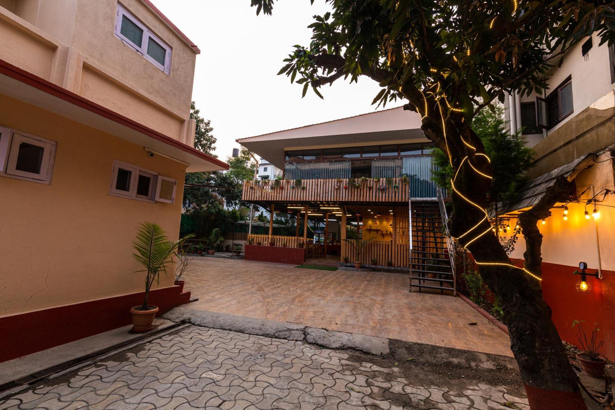 Hotel Harmony & Little Bites Bistro Jawlakhel Exterior photo